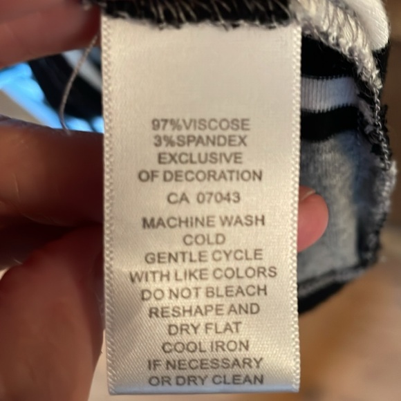 Cable & gauge black, grey, winter white long tunic style tank. - Picture 6 of 6